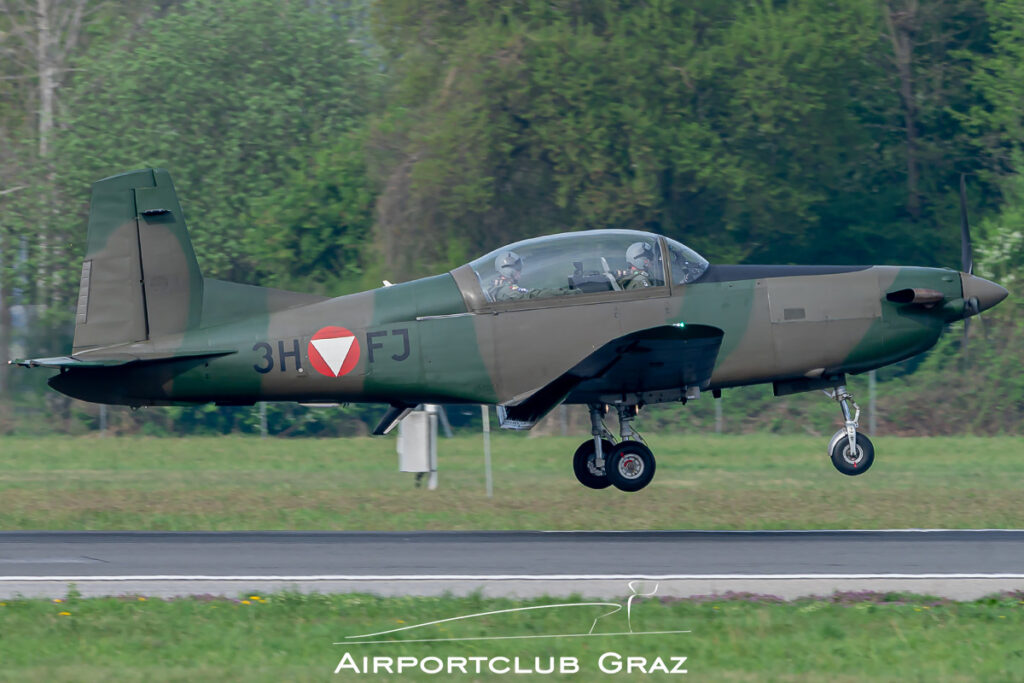 Bundesheer Pilatus PC-7 3H-FJ