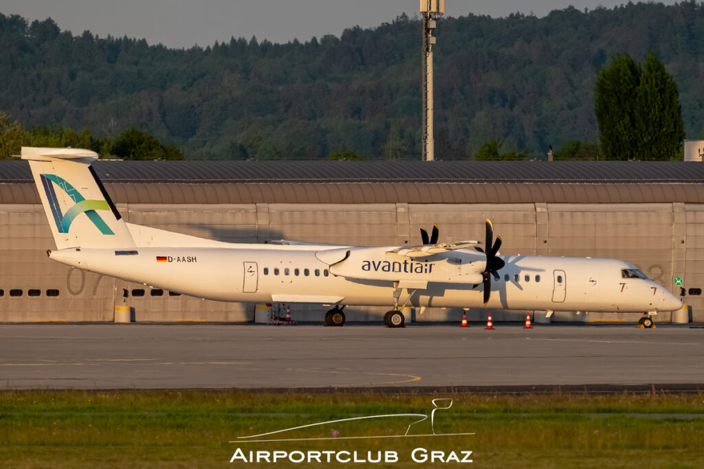 Avanti Air Dash 8-Q402 D-AASH