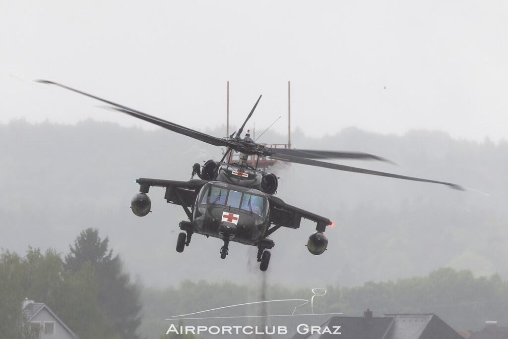 United States Army Sikorsky HH-60M Blackhawk 20-21132