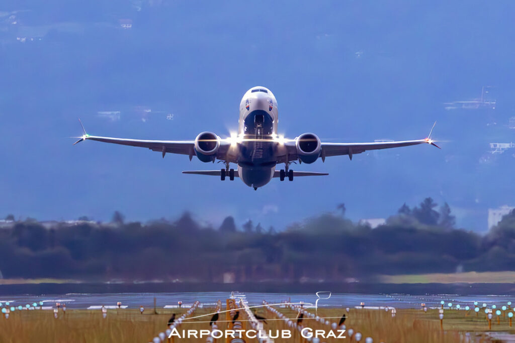 SunExpress Boeing 737-8 MAX TC-SMF