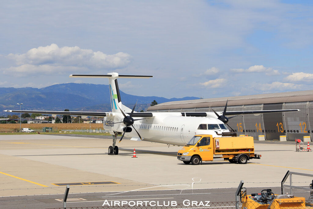 Avanti Air Dash 8-Q402 D-AASH